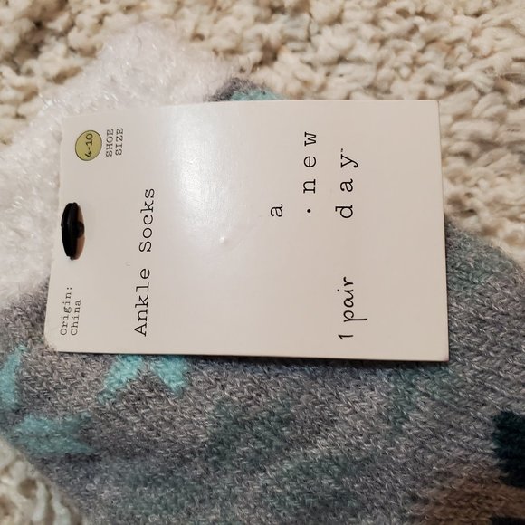 A New Day Gray Slipper Socks - Picture 2 of 4